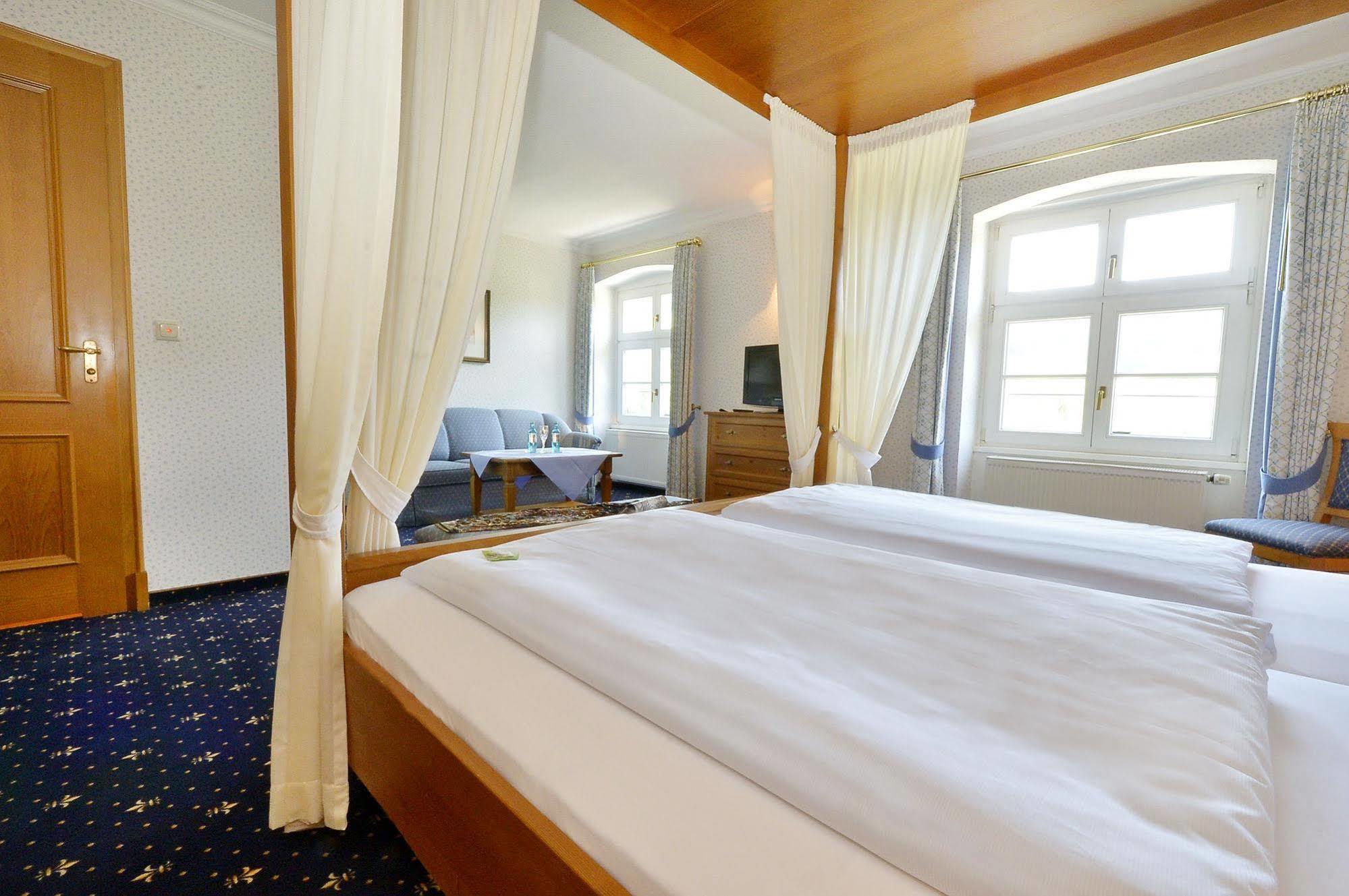 Hotel Alter Packhof Munden  Exterior photo